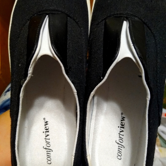 Women's black shoes - Picture 1 of 2